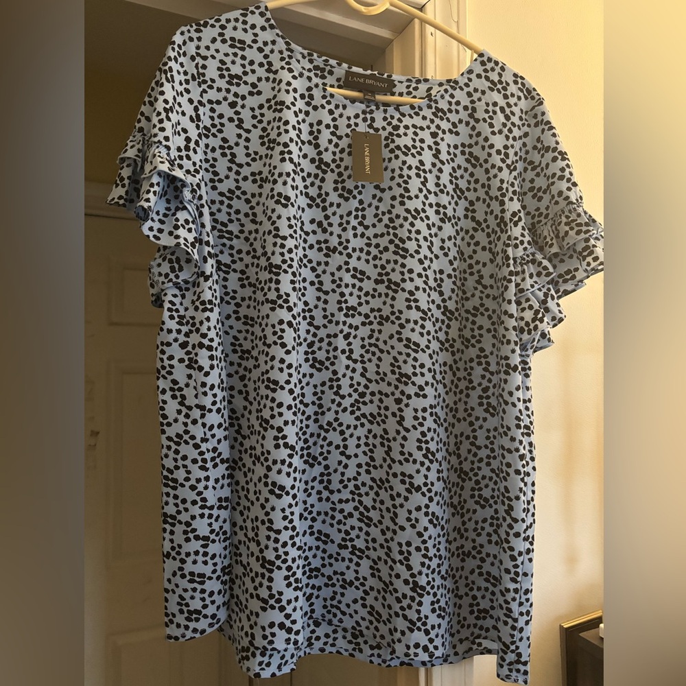Lane Bryant short sleeve blouse, size 18
New with tags